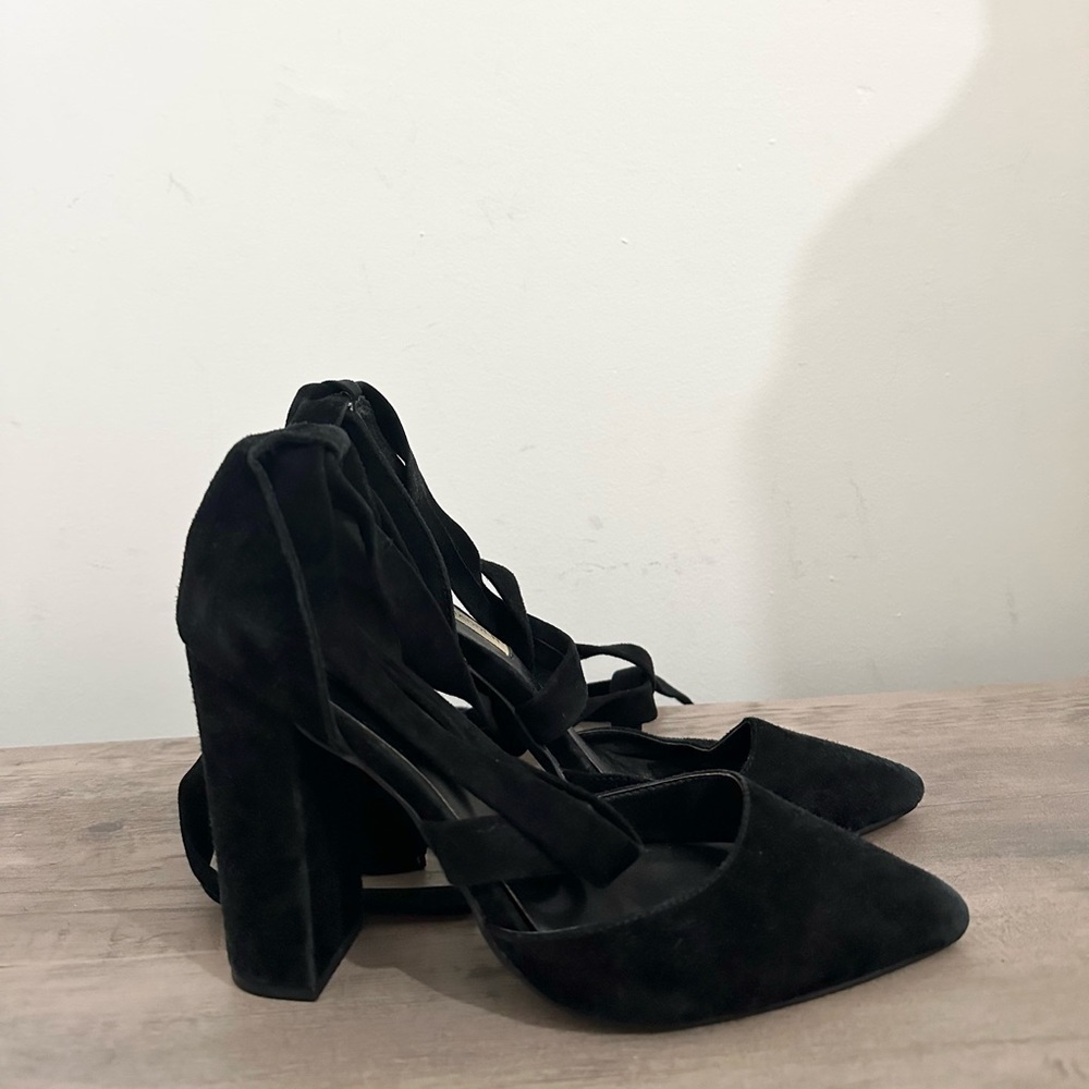STEVE MADDEN bryony suede black point toe heels lace up elegant 5.5